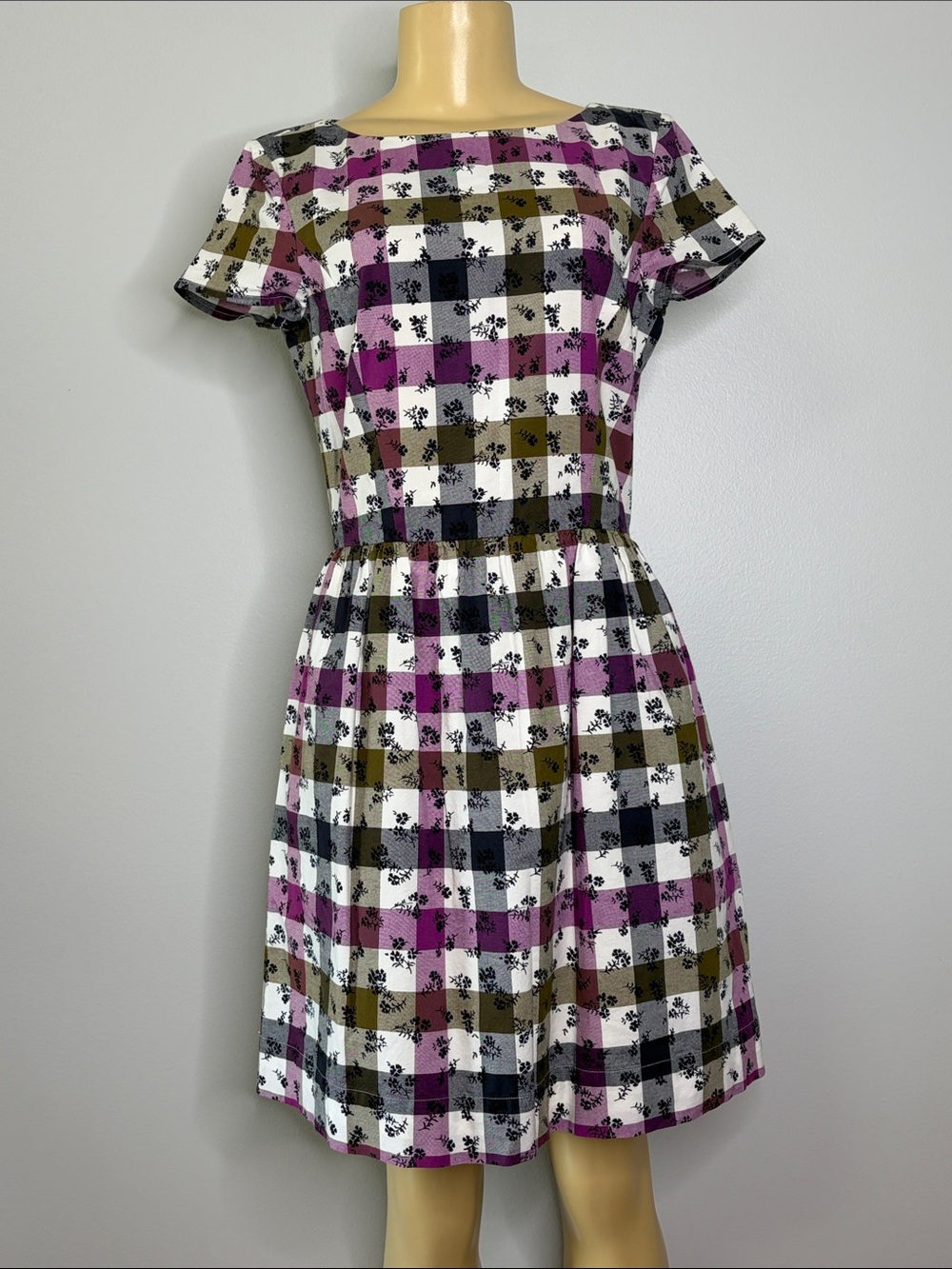 Brooks Brothers Red Fleece Plaid Fit-and-Flare Dress with Floral Accent Size 4